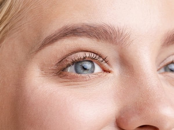 What Causes Eyelid Twitches (Myokymia) And How To Treat It ...